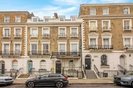 Properties for sale in Arundel Square - N7 8AT view1