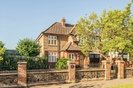 Properties for sale in Boston Gardens - TW8 9LS view1