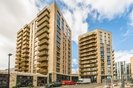 Properties to let in Capital Interchange Way - TW8 0SN view1