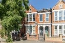 Properties to let in Elms Crescent - SW4 8QU view1