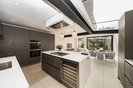 Properties to let in Elms Crescent - SW4 8QF view2