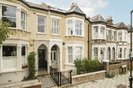 Properties to let in Elms Crescent - SW4 8QF view1