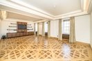 Properties to let in Grosvenor Square - W1K 2HS view2