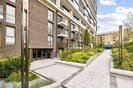 Properties let in Merino Gardens - E1W 2DG view1