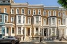 Properties to let in Powis Gardens - W11 1JG view1