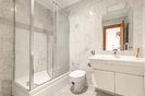 Properties let in Queens Reach - KT8 9DE view5