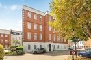 Properties let in Queens Reach - KT8 9DE view1