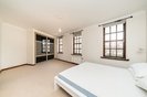 Properties let in Queens Reach - KT8 9DE view4