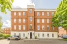Properties let in Queens Reach - KT8 9DE view1