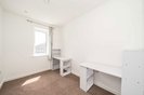 Properties to let in Reynard Way - TW8 9GF view7