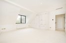 Properties to let in White Orchards - N20 8AQ view14