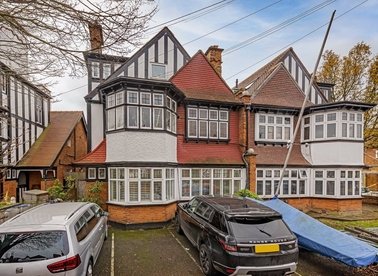 Properties sold in Acacia Road - W3 6HE view1