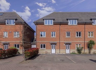 Properties for sale in Academy Place - TW7 5FD view1
