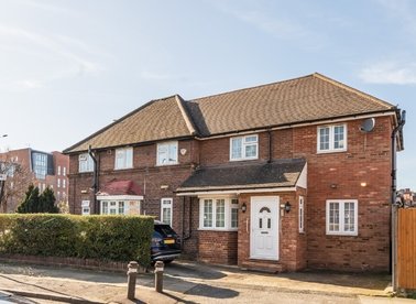 Properties for sale in Acton, London W3 -  view1