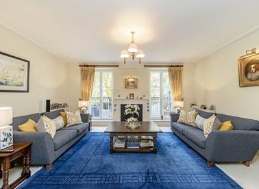 Properties for sale in Admiral Square - SW10 0UU view1