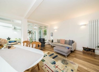 Properties for sale in Airlie Gardens - W8 7AW view1