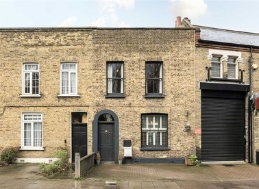 Properties for sale in Albany Road - SE5 0DA view1