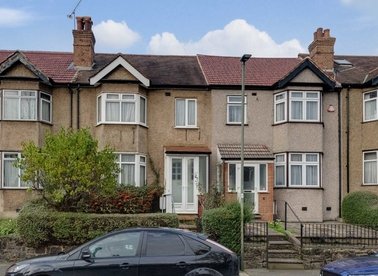 Properties for sale in Albert Road - NW4 2SD view1