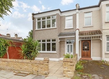 Properties for sale in Aldbourne Road - W12 0LN view1