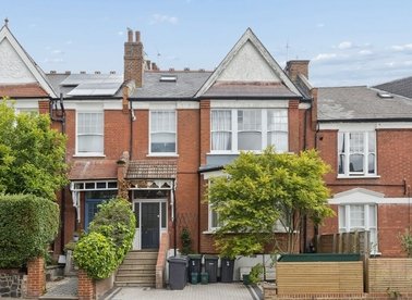 Properties for sale in Alexandra Park Road - N10 2DG view1