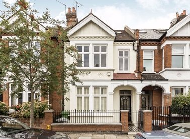 Properties for sale in Alfriston Road - SW11 6NN view1