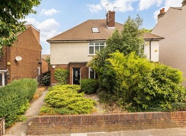 Properties for sale in Alma Road - N10 2NG view1