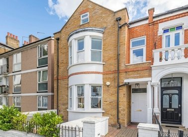Properties for sale in Altenburg Gardens - SW11 1JJ view1
