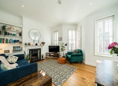 Properties for sale in Amesbury Avenue - SW2 3AE view1