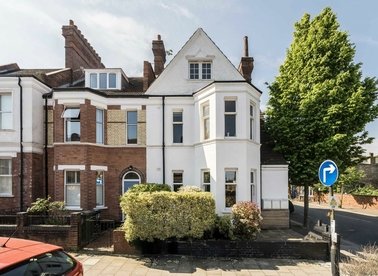 Properties for sale in Amesbury Avenue - SW2 3BL view1