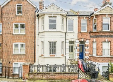 Properties for sale in Amyand Park Road - TW1 3HY view1