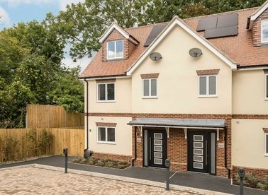 Properties for sale in Apple Tree Grove - SW16 4EF view1