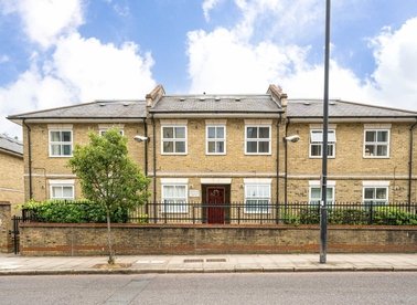 Properties for sale in Archway Road - N6 4JH view1