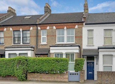 Properties for sale in Archway Road - N6 4HX view1