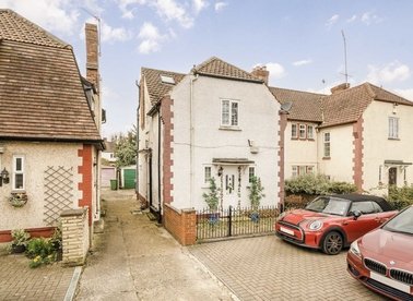 Properties for sale in Argyle Road - W13 0AU view1