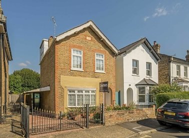 Properties for sale in Arlington Road - KT6 6BW view1