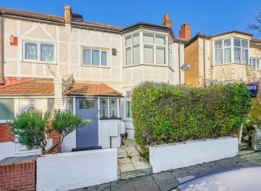 Properties for sale in Arragon Gardens - SW16 5LX view1