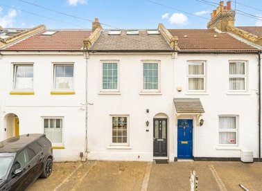 Properties for sale in Ashbourne Terrace - SW19 1QX view1