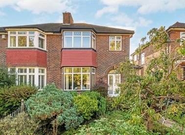 Properties for sale in Ashridge Crescent - SE18 3EA view1
