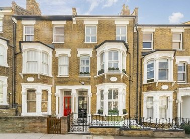 Properties for sale in Aubert Road - N5 1TX view1