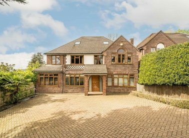 Austell Gardens, London, NW7