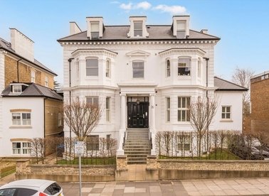 Properties for sale in Avenue Elmers - KT6 4SE view1
