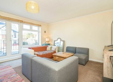 Properties for sale in Avenue Parade - TW16 5HS view1