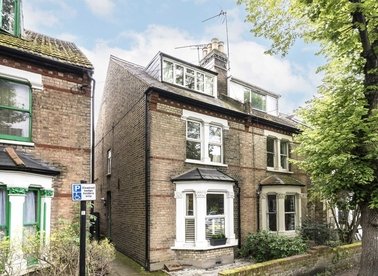 Properties for sale in Avenue Road - TW8 9NS view1