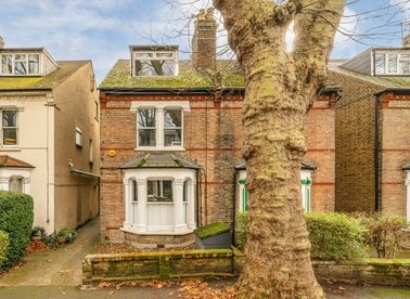Properties for sale in Avenue Road - TW8 9NS view1