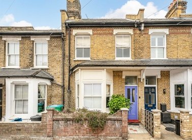 Properties sold in Avenue Road - TW12 2BE view1