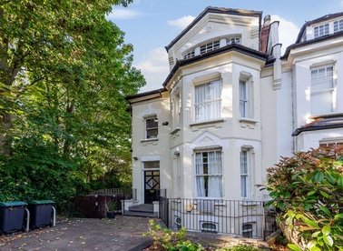 Properties for sale in Avenue Road - N6 5DR view1