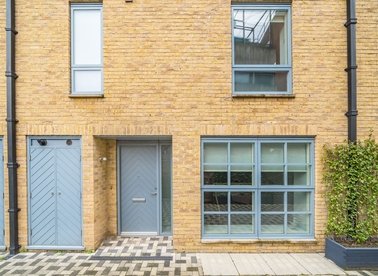 Properties for sale in Avery Walk - SW11 5FU view1