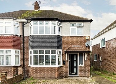 Properties for sale in Avon Road - TW16 7TB view1
