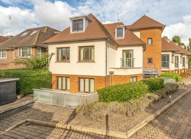 Properties for sale in Aylmer Road - N2 0BX view1