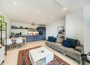Properties sold in Balham High Road - SW17 7FD view1